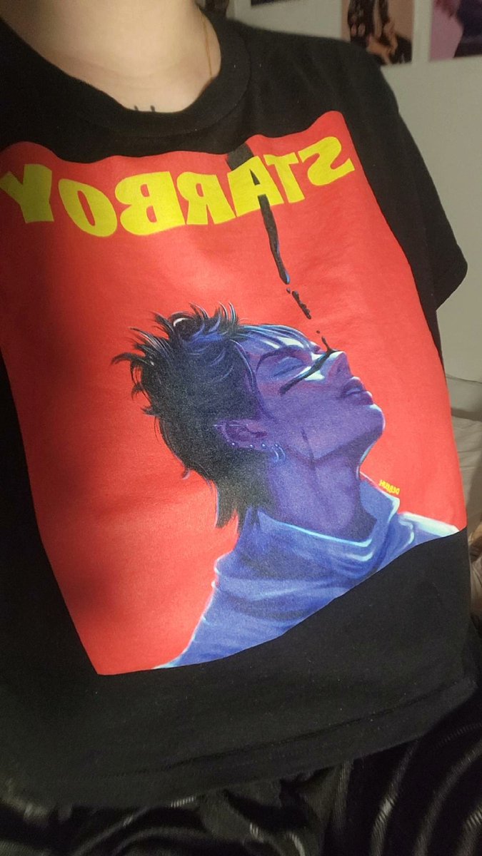 wearing my starboy choso shirt today bc i miss him :((((