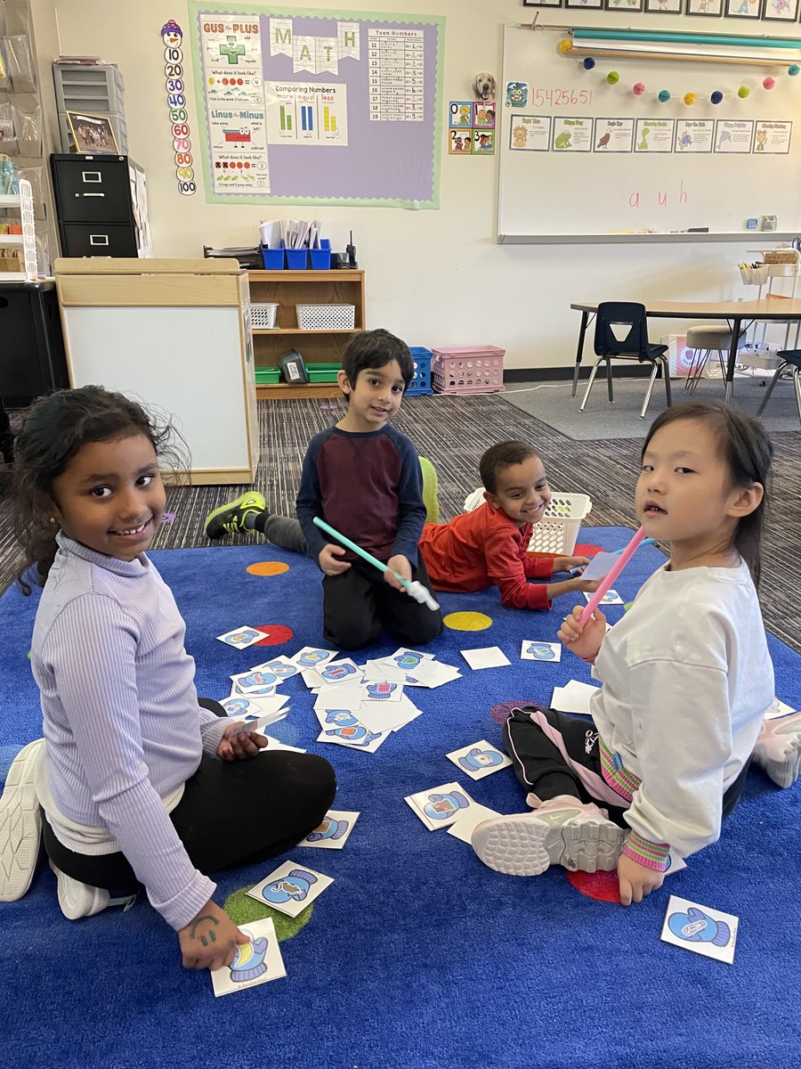 These students were showing what it means to be 3G Strong! With grace and a growth mindset, they tackled rhyming cards together. Some of the pictures were tricky, but they didn’t give up (grit) and kept encouraging each other to succeed.
Way to go, future-ready learners! 🎉👏