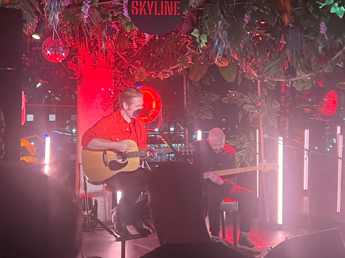 A Thursday treat from <a href="/Franz_Ferdinand/">Franz Ferdinand</a> - thanks to our pals <a href="/1025Clyde1/">Clyde 1</a>