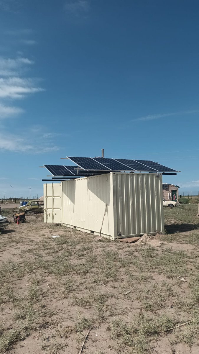 nicoogior's tweet image. Se va finalizando una linda obra para el parque solar de Genneia en Ugarteche, Mendoza.
Servirá para dar energía segura a casas que había en la zona 

Gracias por la confianza en @SolheSolar