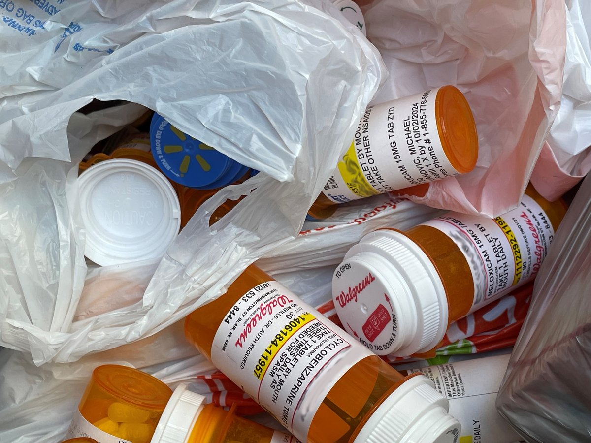 The <a href="/DEAOmahaDiv/">DEAOmaha</a> invites you to take advantage of today's (slightly) warmer weather and safely dispose of your unneeded prescription medications at a year-round Take Back location. No point letting those meds hang around the house! 💊☀️❄️ apps.deadiversion.usdoj.gov/pubdispsearch/…