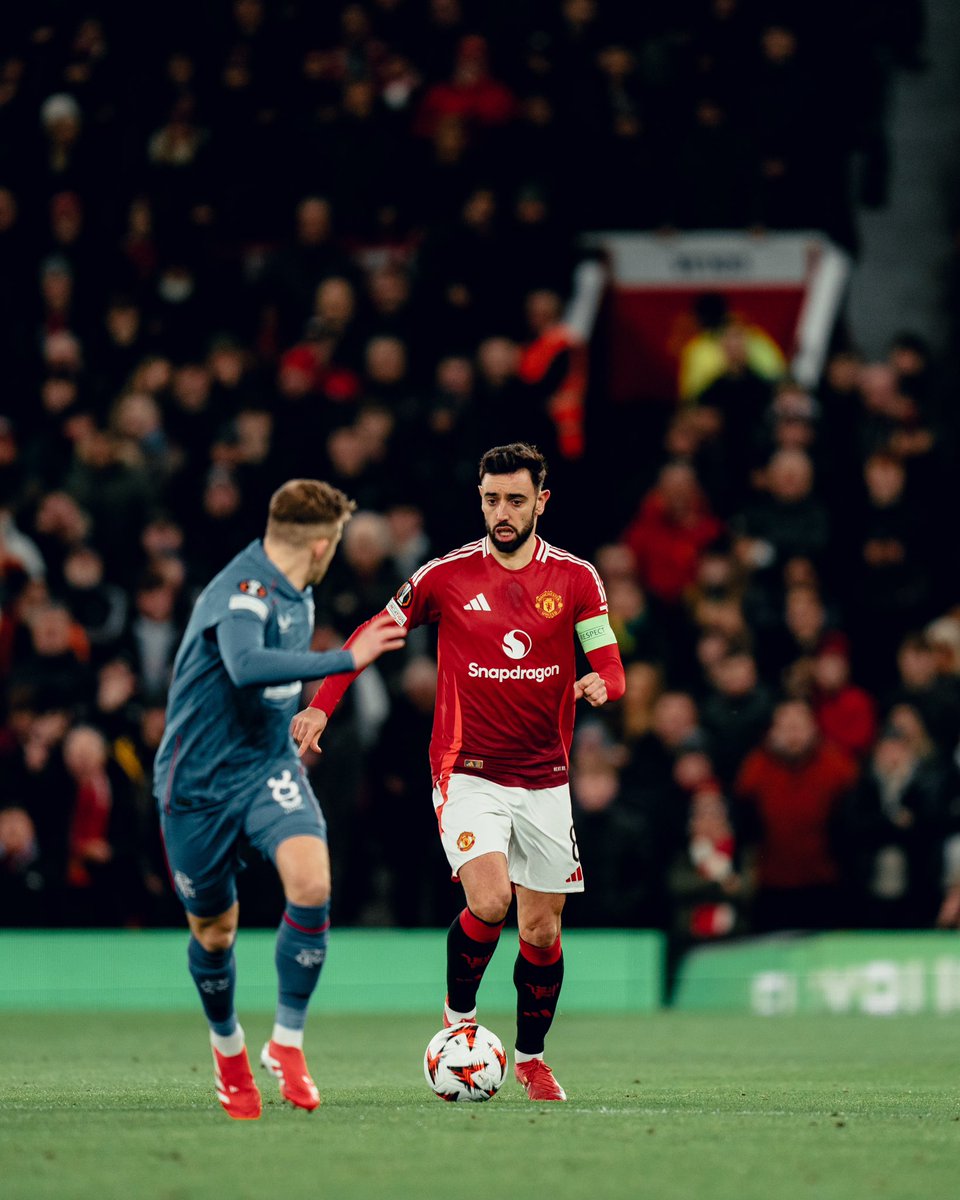 ManUtd's tweet photo. 🇵🇹 @B_Fernandes8 

#MUFC || #UEL https://t.co/LCW2GXvZ5i