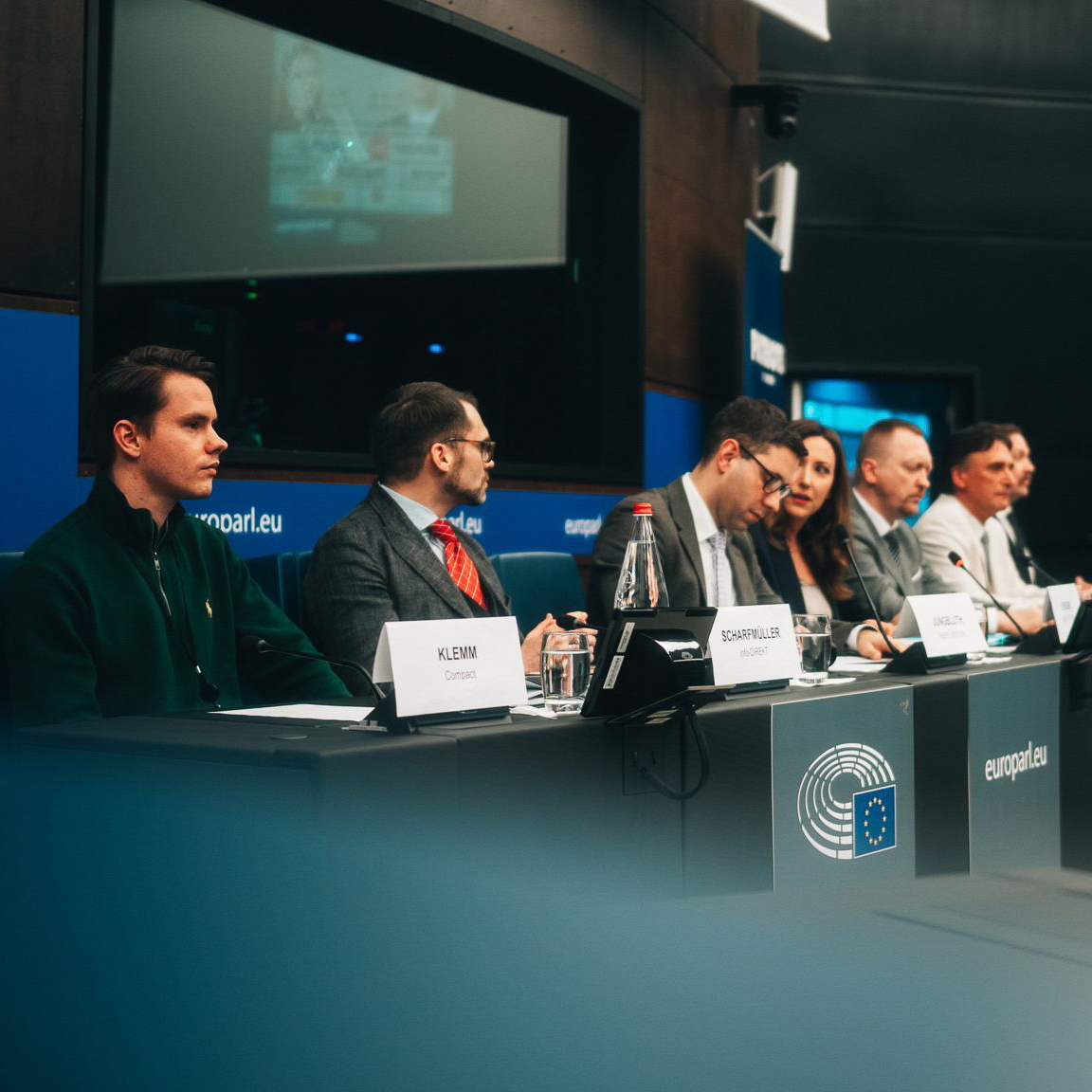 PetraStegerFPOE's tweet image. 📢 MEDIENFREIHEIT IN GEFAHR!

Großes Interesse an unserer Veranstaltung zu #Zensur, #Debanking und #Repression. Danke an die mutigen Journalisten für ihre schonungslosen Einblicke in die systematische Unterdrückung freier Berichterstattung. Zusammen stehen wir für echte