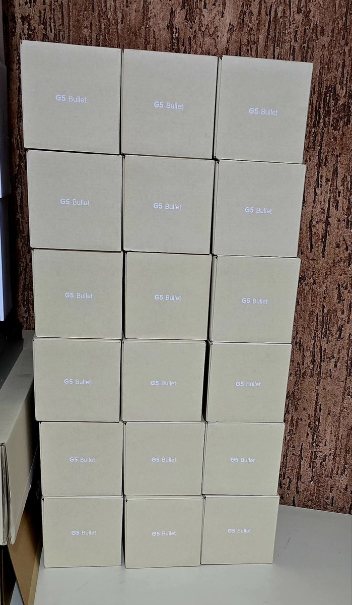 Igor82093534's tweet photo. What once seemed like a complex task is now a breeze with @Ubiquiti solutions! From the 1xUDM SE to the 3xG5 Dome Ultra, 16xG3 Flex, 18xG5 Bullet, and both the 1xSw Pro Max 48 POE and 1xSw Professional 48 POE, it’s a whole new world of security. 🔒💪 #RethinkingIT 🇧🇷🇺🇸 https://t.co/nAUOE1blO9