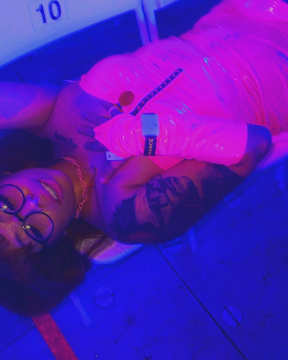 transwhoreter's tweet photo. @theweeknd She got XO tatted all over her body ✨ https://t.co/Tf8U1L5RuM