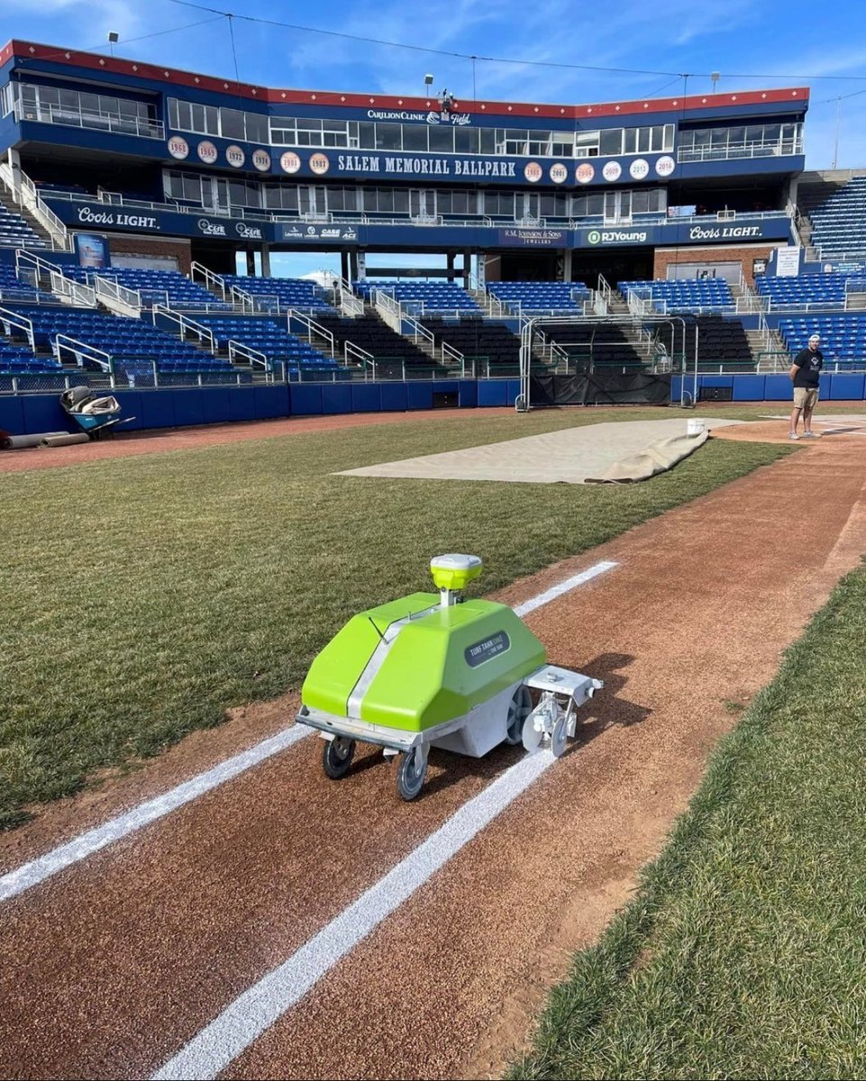 3 innovative ways to unleash your robots full potential! 

From vibrant traffic gardens that teach road safety, to eye-catching logos that make your facility stand out, to precisely marked sports fields — Push the boundaries and your vision to life!

#technology #innovation