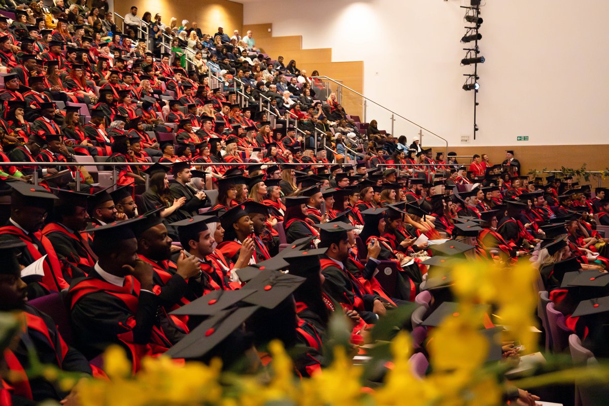 Prifysgol De Cymru tweet media