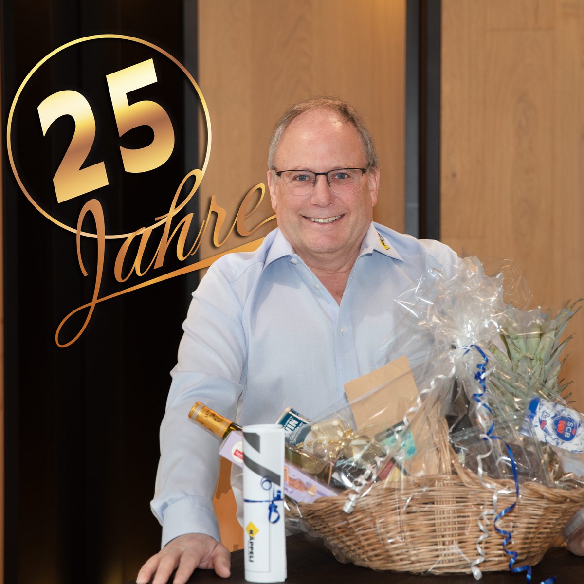 Herzliche Gratulation, lieber Alois, zu 25 Jahren Parkett Käppeli.

Wir sagen herzlich Danke und freuen uns auf die weitere tolle Zusammenarbeit mit Dir!