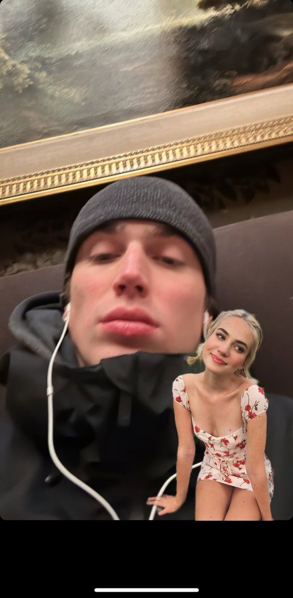 Je devais le faire aussi. 
Blondies twins.