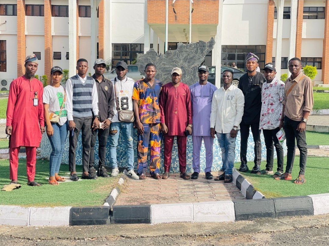 NansJccOsun's tweet photo. The NANS JCC OSUN AXIS, led by Comrade Solomon Ayobami Abel, recently paid a solidarity and honorary visit to the Osun State Assembly. This visit was a significant event, as it demonstrated the student body's commitment to engaging with the state government and advocating for the https://t.co/BMbHKgbA0X