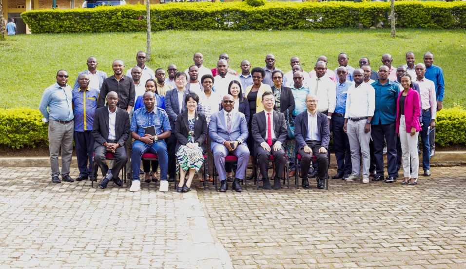 Rwanda_PRISM's tweet photo. Today DG @mbanelson chaired the 6th Joint Coordination committee (JCC) meeting of the PRISMproject with its key stakeholders to update them on the project progress and  to align its implementation toward achievement of all intended results https://t.co/Bix0OCQEHQ