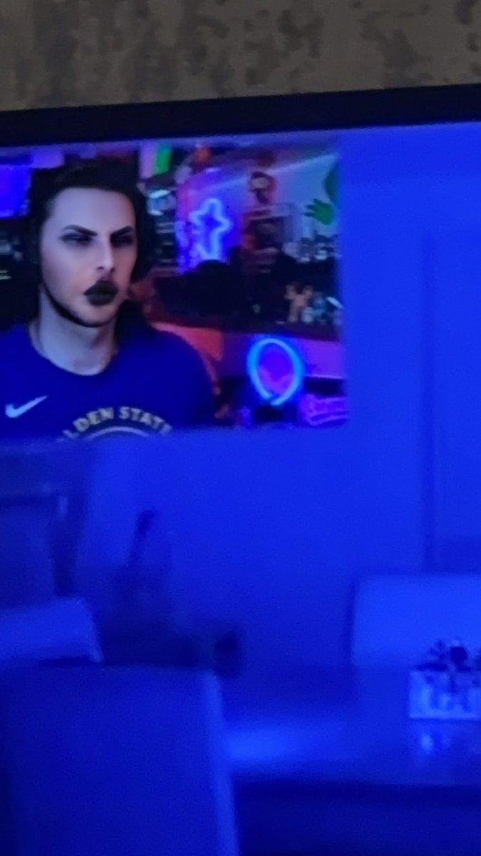 Velvet and skittles tweet media