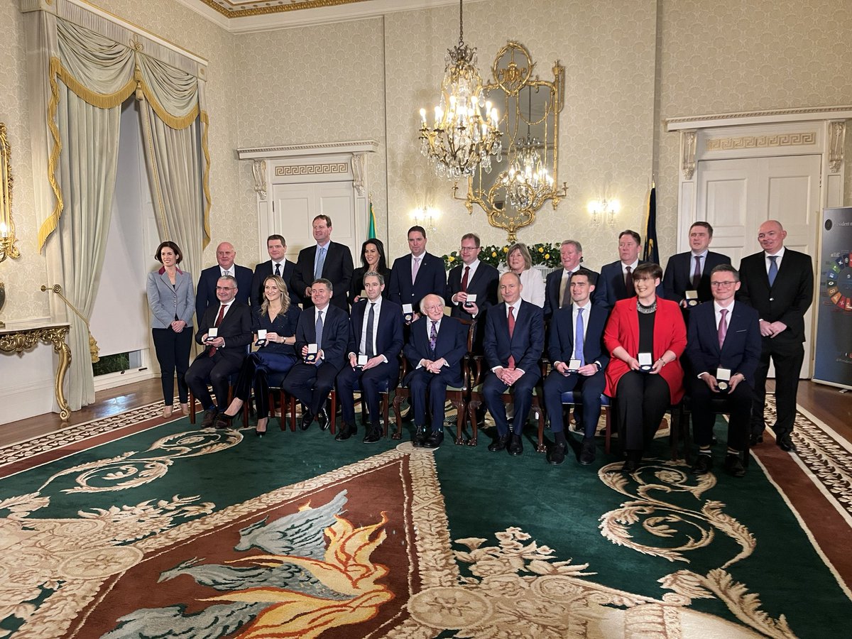 JulietteGash's tweet image. And the family photo