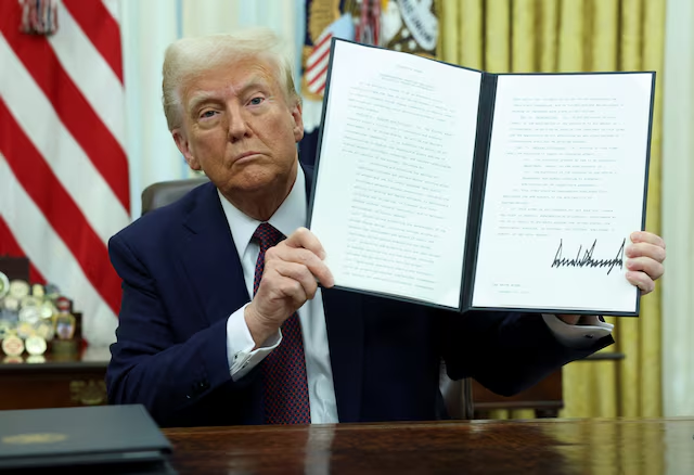 Cryptotea's tweet photo. Donald Trump has signed an executive order to create a bitcoin reserve https://t.co/ZH2cdZccGa