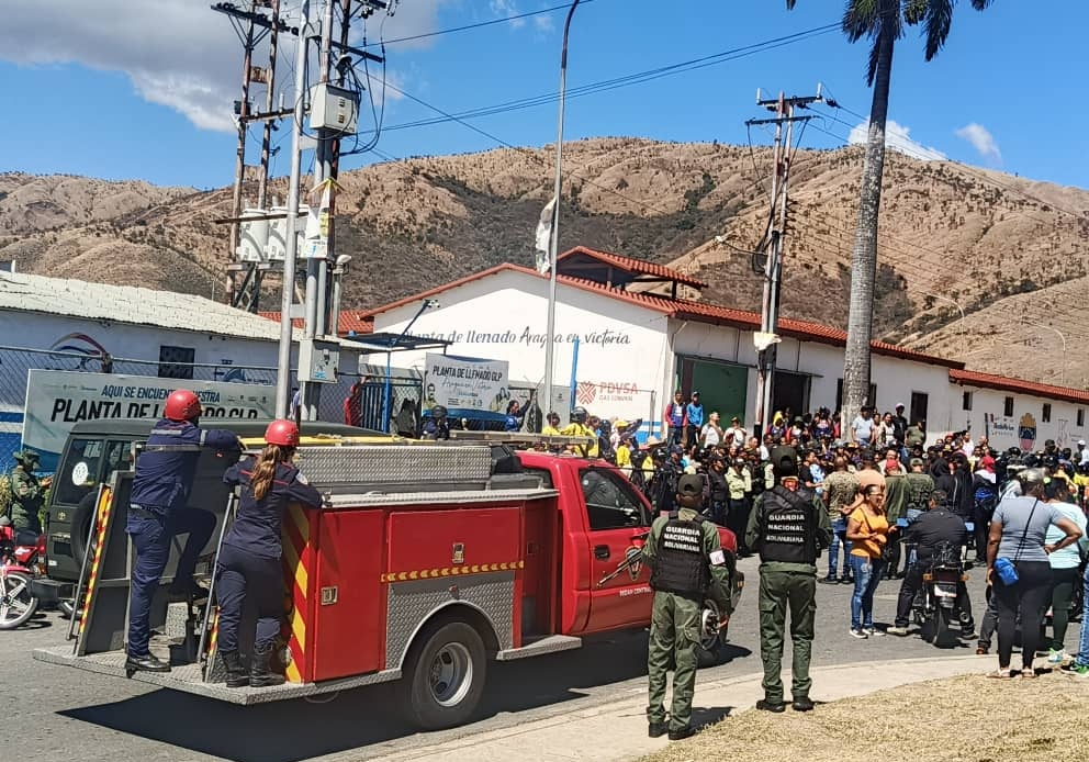 EJB_eftp's tweet photo. #Fotos || En el marco del "Ejercicio Escudo Bolivariano 2025", profesionales de la EFTPEJB junto a la GNB y autoridades municipales, pasaron revista por las áreas estratégicas del municipio Ribas, garantizando la seguridad y soberanía de la Patria https://t.co/tAH0DQ6Ghb