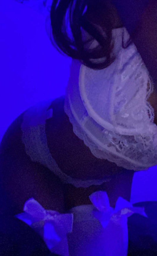 angelbabie_666's tweet photo. Hi I’m not new to nsfw just a new account <3

-22 south Asian 
-sub + bi  
-also selling 
-size kink and breeding>>>
-petite (4’11)
- I watch anime and play games too!

♡ &amp; ↻ for moots !!! #nsfwtwt #nsfw #SellingContent #findom #feetpicsforsales https://t.co/jcQNxXkIvb