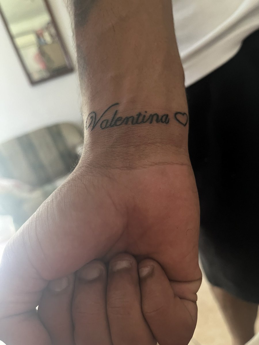 Si es real tatúate mi nombre 🥹❤️‍🩹