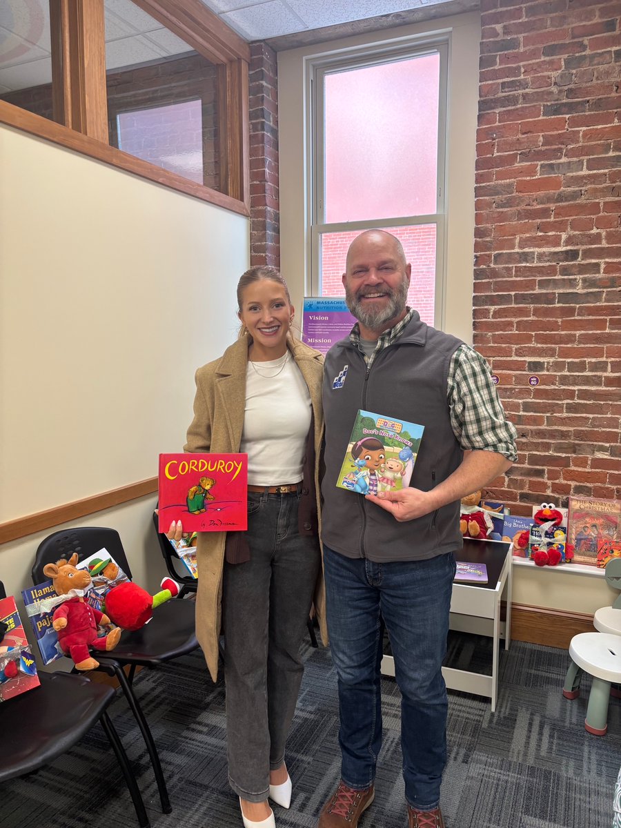 HavPromise's tweet photo. Exciting donation today! Today we dropped off a wonderful collection of books and some matching stuffed animals to the Northern Essex WIC Office and Community Action, Inc. to promote early literacy for our youngest community members. 📚🧸

 #HaverhillReads https://t.co/ZWxxDs4hLH