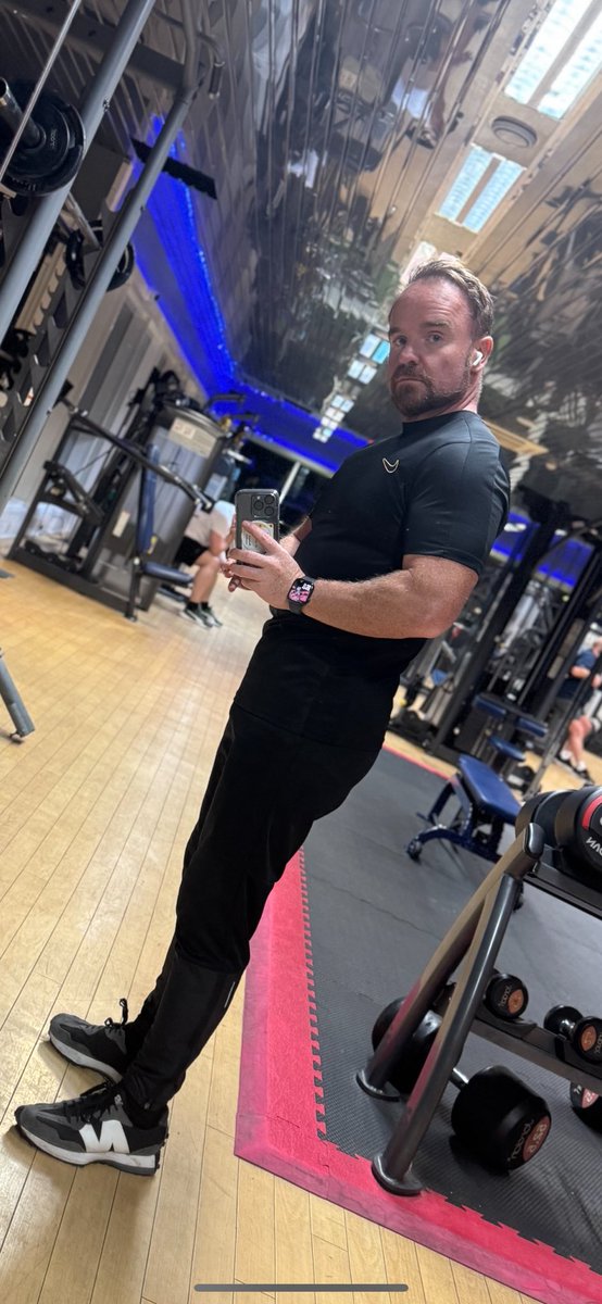thelondondjs's tweet photo. Make it happen!! And do it for you!! #newyou #gym #feelbetter https://t.co/ssGZ0XNld6