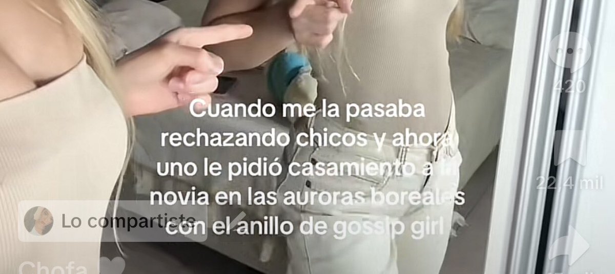 liilimaar's tweet photo. Yo viendo que el chico que me ha rogado una cita por 5 años ya consiguió novia y se la llevo a featejar a un Eurotrip y le pidió ser novios en Disney Paris jajajajaja🤡 https://t.co/NlyBtD9Zfi