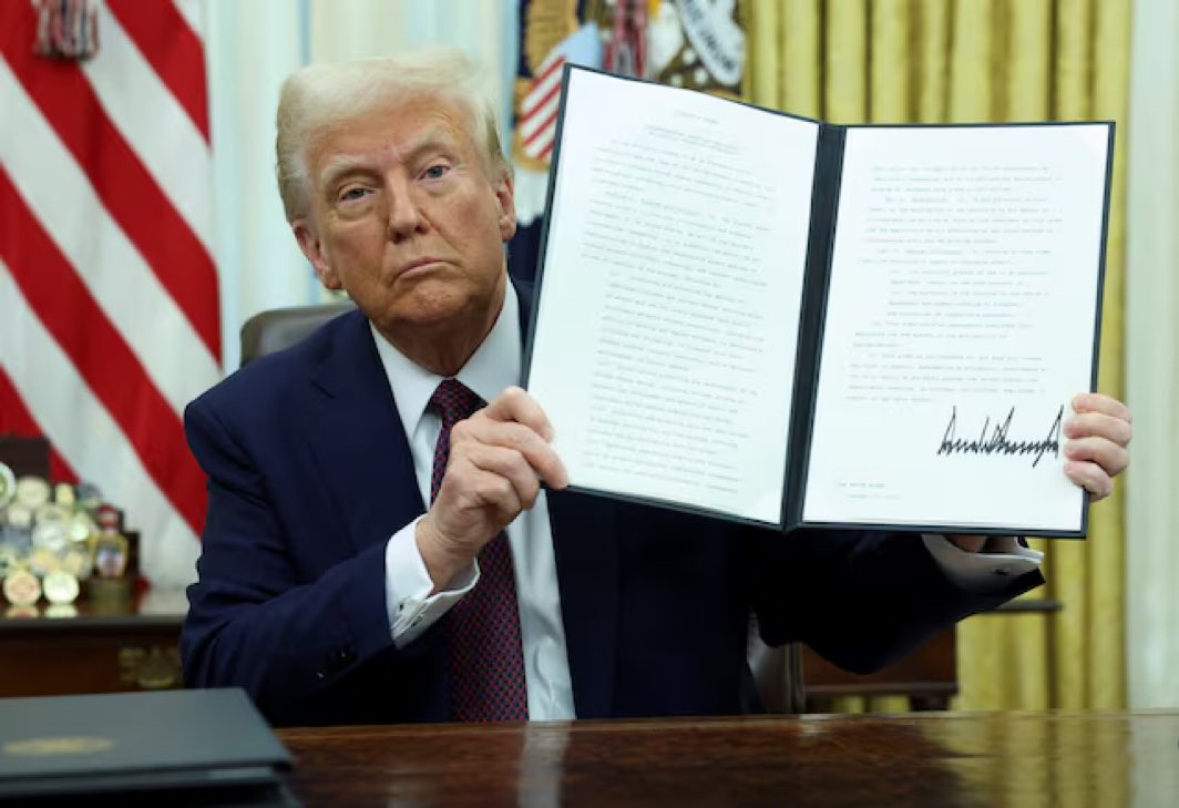 AbsGEC's tweet photo. BREAKING: 🇺🇸 President Trump Signs Crypto Executive Order To Create A National Digital Assets Stockpile!💥📈

American Crypto Assets Will Be Prioritized Under This New Stockpile —  

$BTC $XRP $HBAR $ADA $SOL $XLM 

Comment Below & Follow For More!!👇👇
#Bitcoin #Ripple #Solana #Cardano