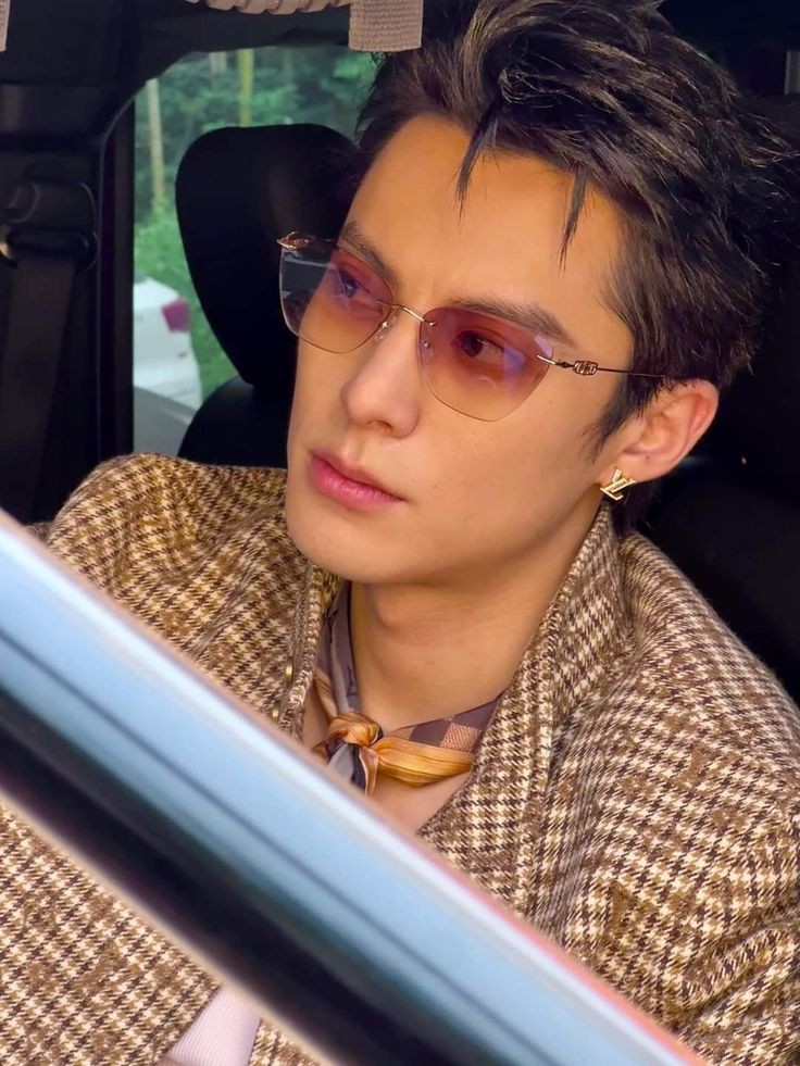 Just want a big kiss from my fa