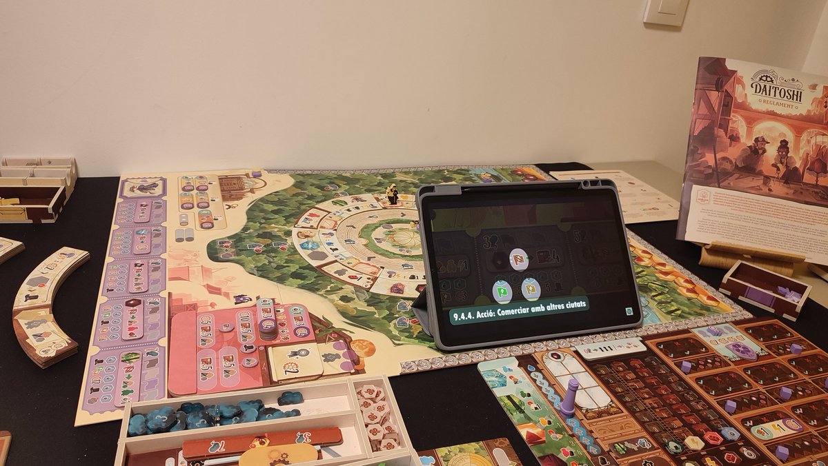 Gràcies <a href="/ProfessorMompi/">Professor Mompi</a> pels tutorials tan ben parits que fas i ensenyar a jugar en català!