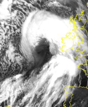 weatherblether's tweet photo. #StormÉowyn displaying the classic curved cloud head of a severe mid-latitude storm, where off the tip of the cloud head, huge amounts of downward momentum associated with a sting jet bring wind velocities to the surface - in this case, hurricane force winds heading for Ireland! https://t.co/BQequCXlwL