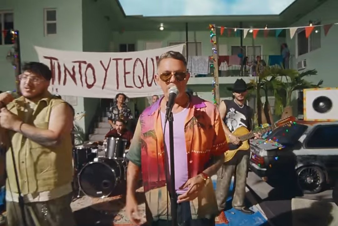 erikafandesanz's tweet image. Ya no me haces falta y mañana se me pasa 👏🏼👏🏼👏🏼 eaaa @AlejandroSanz 
#HoyNoMeSientoBien