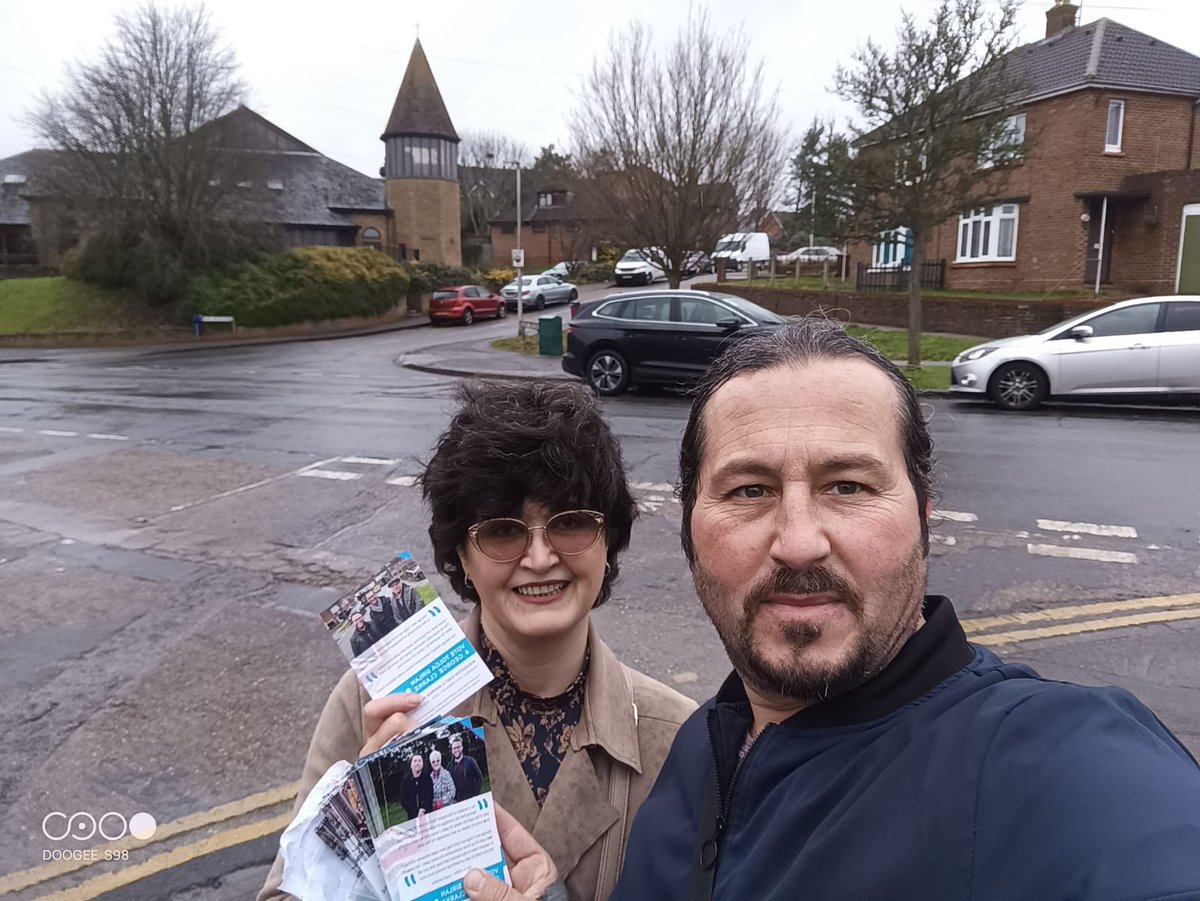 Rochester & Strood Conservatives (@rsconservatives) on Twitter photo Thanks to <a href="/HuddlestonNigel/">Nigel Huddleston MP</a> & <a href="/matthewinkent/">Matthew Scott PCC</a> for joining George Clarke & Tolga Sirlan our candidates in the #Rochester East & Warren Wood By-election, speaking to residents about their priorities for the area as the only candidates living in the ward
🗳️Vote Clarke & Sirlan 6th Feb Thanks to <a href="/HuddlestonNigel/">Nigel Huddleston MP</a> & <a href="/matthewinkent/">Matthew Scott PCC</a> for joining George Clarke & Tolga Sirlan our candidates in the #Rochester East & Warren Wood By-election, speaking to residents about their priorities for the area as the only candidates living in the ward
🗳️Vote Clarke & Sirlan 6th Feb