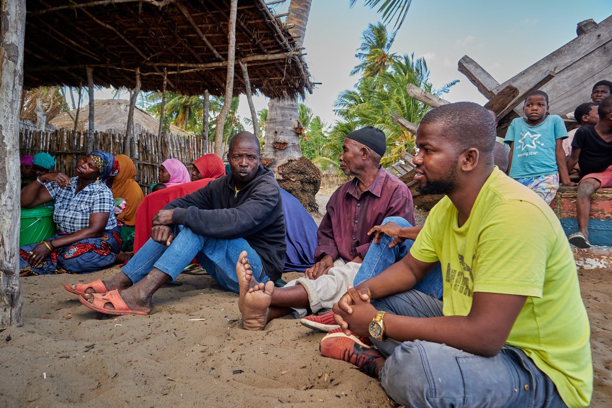 WCSocean's tweet image. New science shows the power of collaboration 🌊

MPAs with shared governance—where multiple groups work together—are 98% more likely to net better conservation outcomes than those managed by state agencies alone🤝

Dive into the @PLOSONE  study here: journals.plos.org/plosone/articl…