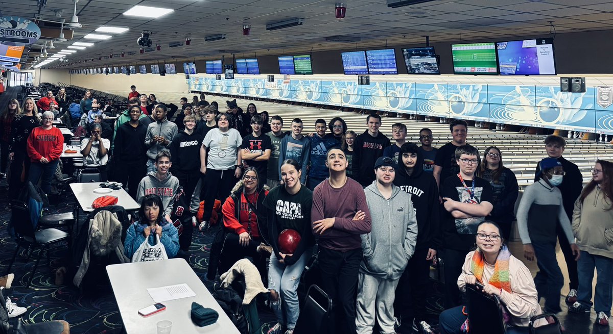 AdrianneHosking's tweet photo. @CHS_Chargers amazing day bowling with our peers! Go Chargers, so much fun! https://t.co/ndRoewjZdo