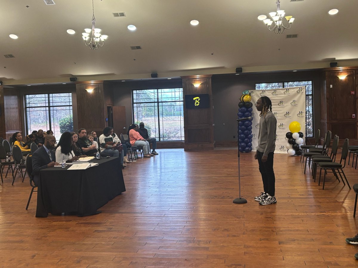 HenryCoParks's tweet photo. We had a great time at the Athletics Spelling Bee! #AcademicOverAthletics https://t.co/aXOVQuQk4B