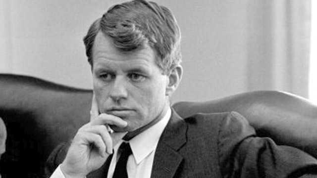 GloryDoge's tweet photo. BREAKING: Trump signs executive orders to declassify JFK, RFK, and MLK files https://t.co/YfR0eYvCQm