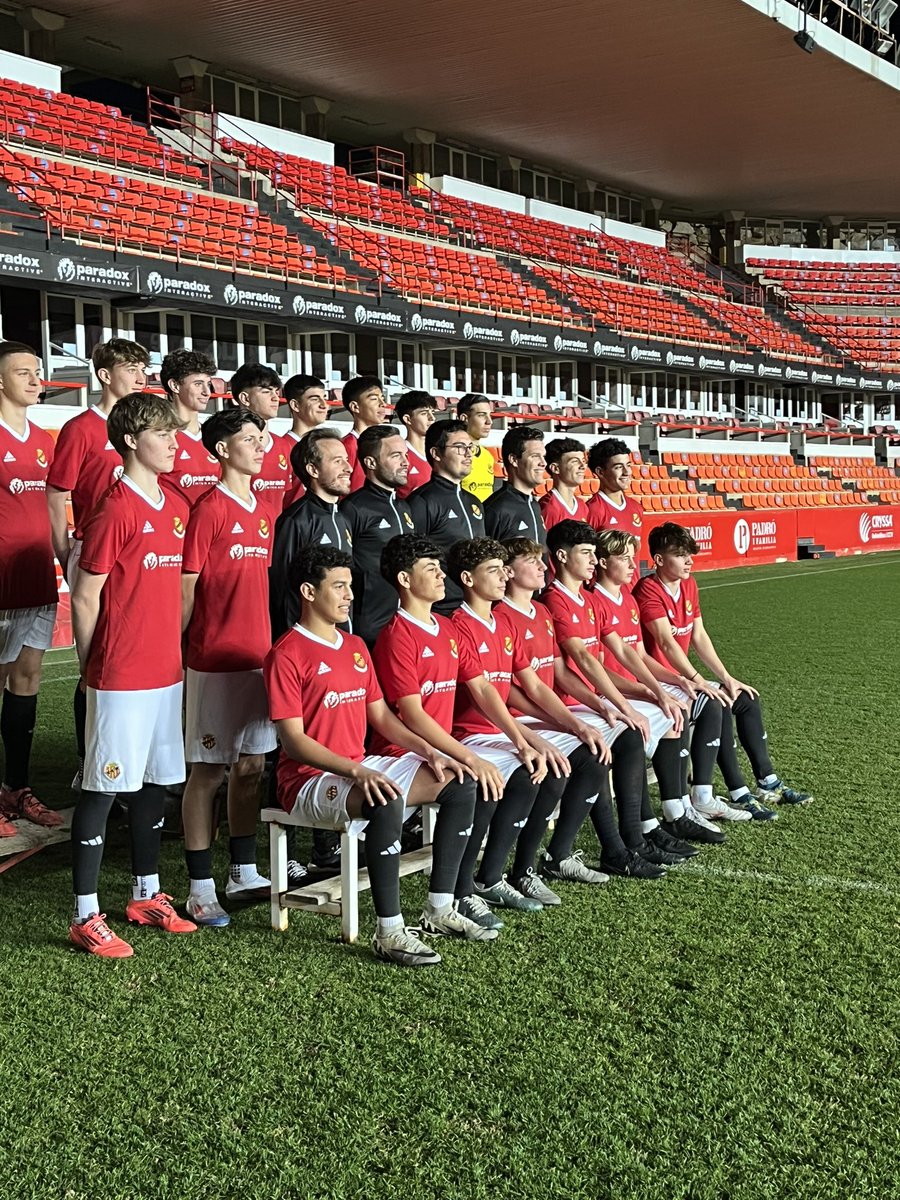NASTICTARRAGONA's tweet photo. 📸 Setmana de sessions fotogràfiques pels 37 equips 24/25 del @PlanterGrana 

#14milraons https://t.co/NUq2mpW3H3