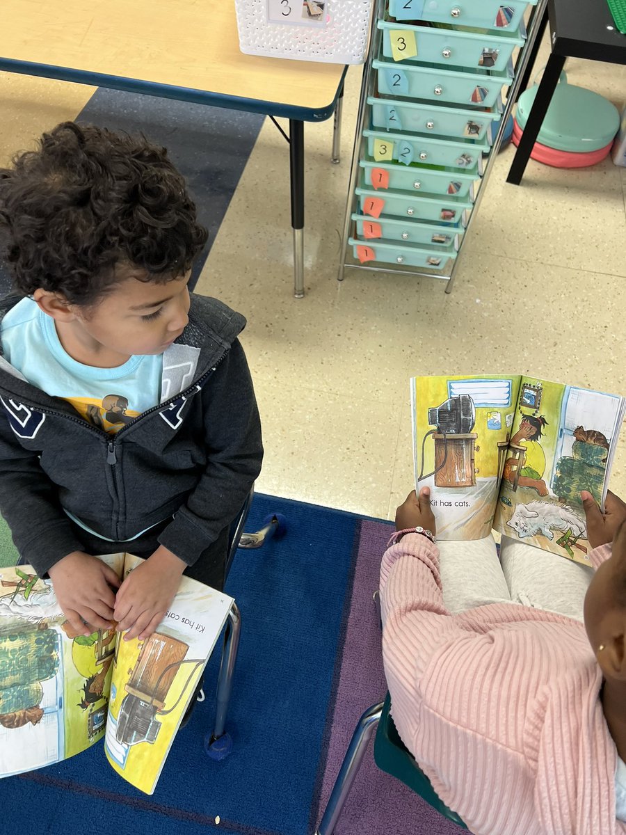 Ms_Ferri_'s tweet photo. Kindergarten loves partner reading! #belonggrowsucceed @SolleyAACPS @AacpSeril https://t.co/PgTkPxQSar