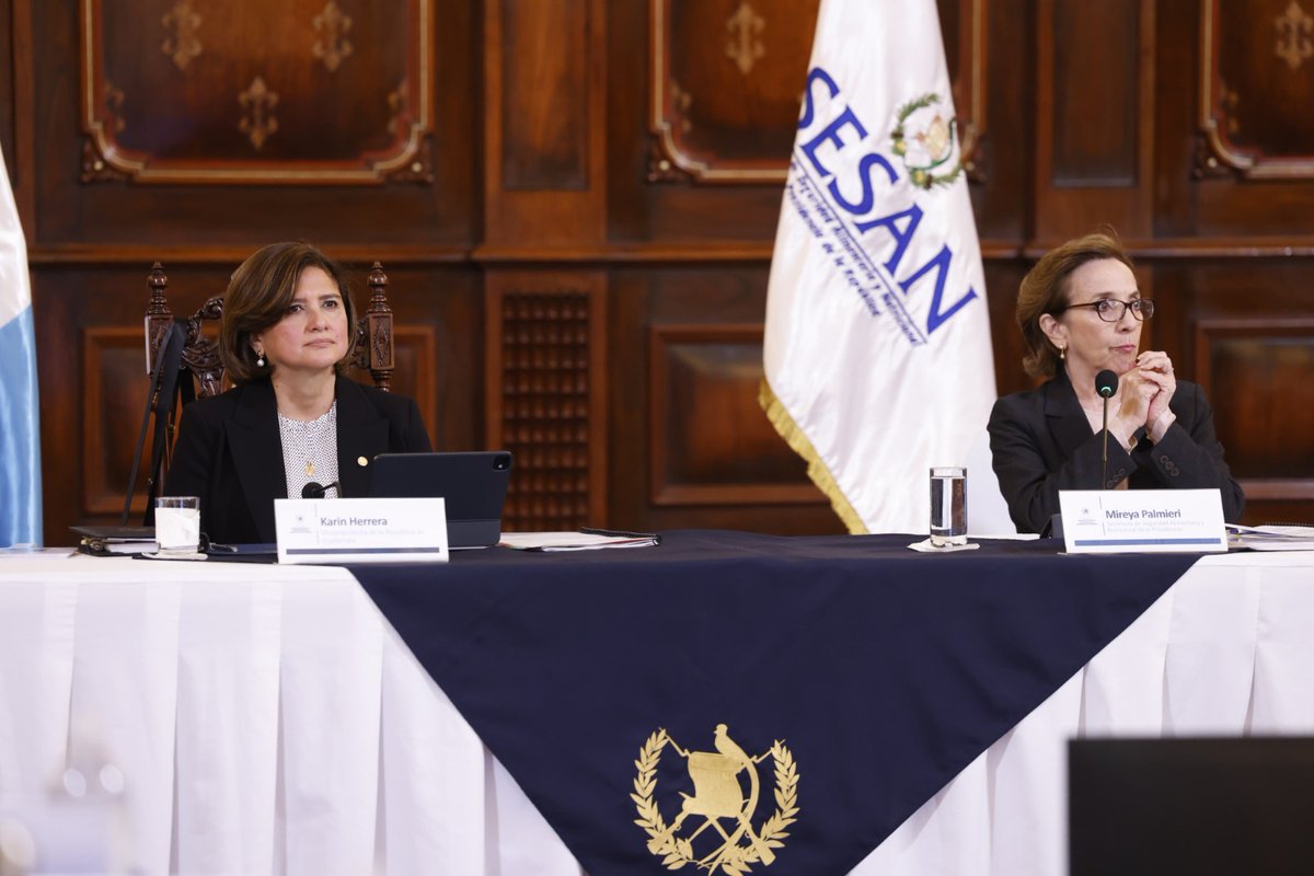 MagaGuatemala's tweet photo. Este 23 de enero se llevó a cabo la primera reunión extraordinaria del Consejo Nacional de Seguridad Alimentaria y Nutricional #CONASAN, liderada por la vicepresidenta @KarinHerreraVP. 

Foto: @DiariodeCA https://t.co/jaZPO2TgHo