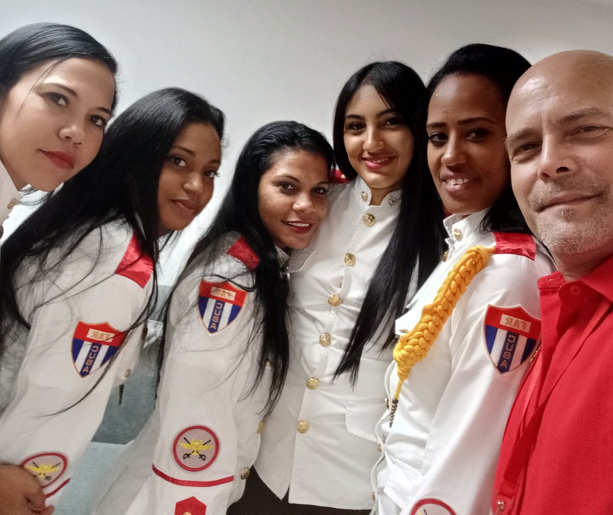 Jóvenes comprometidos con el futuro de la patria. 
#Cuba #CDRCuba #UnidosXCuba #CubaVencerá