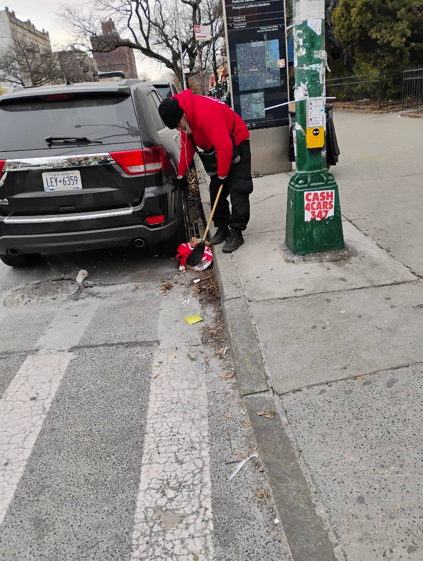 aceprogramsny's tweet photo. Shoutout to our amazing partner, @CMRitaJoseph, for helping us make a difference in our #Brooklyn community! We’re keeping our neighborhoods clean and vibrant while creating opportunities for those overcoming homelessness. #CommunityPartnership #CleanNYC #parkside #flatbush https://t.co/EQhk0v3OD3