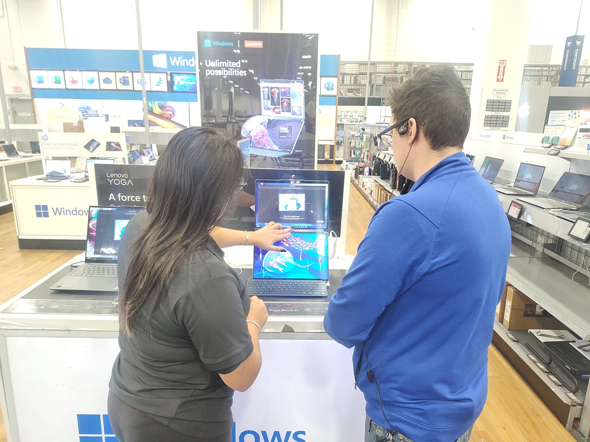 JohnLenovoThink's tweet photo. Had an amazing time with Sara training and getting her up to speed having an amazing time over at Costco and best buy #wearelenovo #premiumstars https://t.co/FO9l5vSDJk