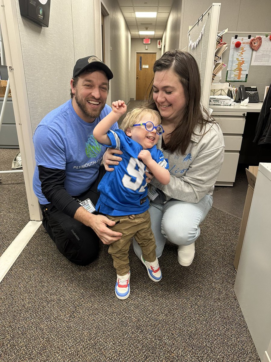 SalemRockShop's tweet photo. So lucky to have the Detroit Lions gift a signed Aidan Hutchinson jersey to this fan!The Rock Shop will be raising money for children like Oliver, with a rare genetic disorder called Angelman Syndrome.
Be on the lookout for games and raffles. Counting on you Rock Shop family!!💙 https://t.co/zINkX1CTsr