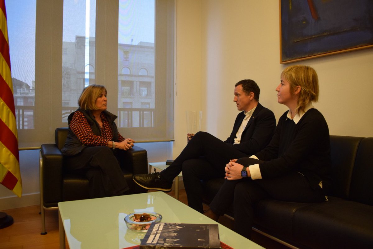 🤝 Content de retrobar-me amb <a href="/nuriamarinlh/">Núria Marín/❤️</a>, delegada del <a href="/govern/">Govern de Catalunya</a> a Madrid, amb qui hem mantingut una reunió per tractar diversos temes d’àmbit estatal que afecten directament al sector agroalimentari. També he pogut conèixer la Delegació i els professionals que en formen part.