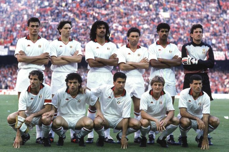 Chiaramilanista's tweet photo. Il Milan è un fatto culturale, un fenomeno estetico. Il Milan eccede la materia, è celeste. 

Carmelo Bene. 

Barcellona 24 maggio 1989 https://t.co/iu926isrGq