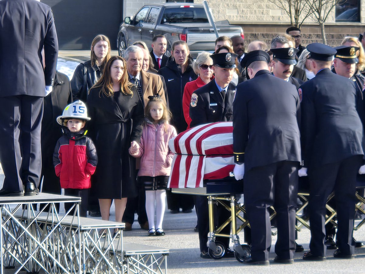 mcfrsPIO19's tweet image. Today we honored Lt. Chris Higgins and his family for the sacrifices made. MCFRS will never forget and will also be there to support his family.