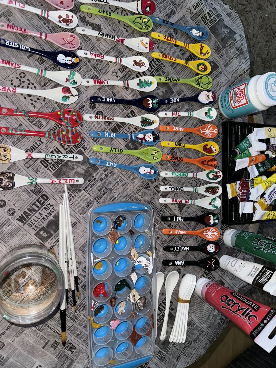 *late post* Homemade personalised Christmas stocking presents for the team for their lockers or trees ✨🎨 Can never have enough tea spoons in the office 😂 <a href="/HIOW_ICS/">NHS Hampshire and Isle of Wight</a>