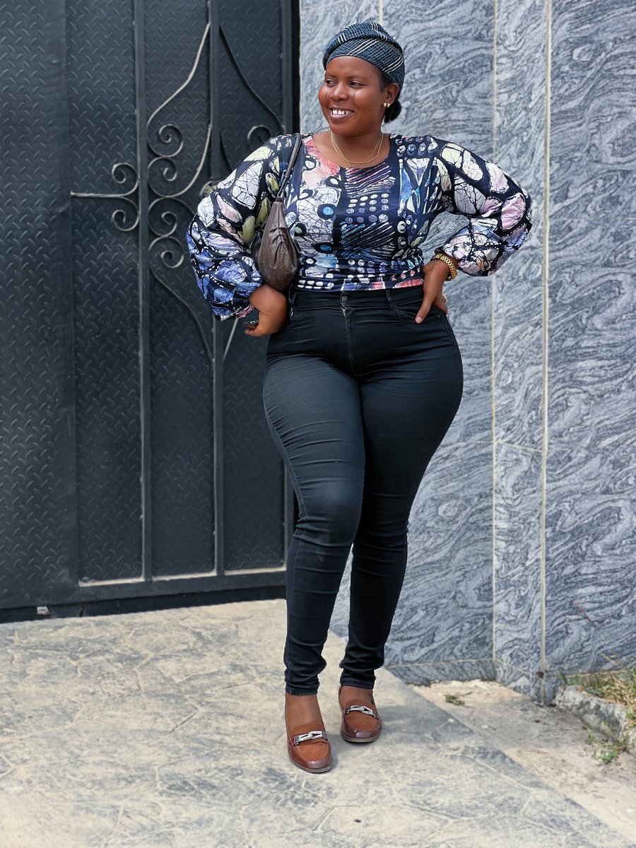 IRE GBOGBO 
Yin-ni-yin-ni kí ẹni le ṣe òmíì, 
A dífá fún Fátẹ́rù tíí ṣe ọmọkùnrin Ìgódó, 
Wọ́n ní ọ̀pẹ̀ à ń yìn ọ́, 
Olódùmarè kó o tún ṣe ohun ire míì si.
Àṣẹ 🙏