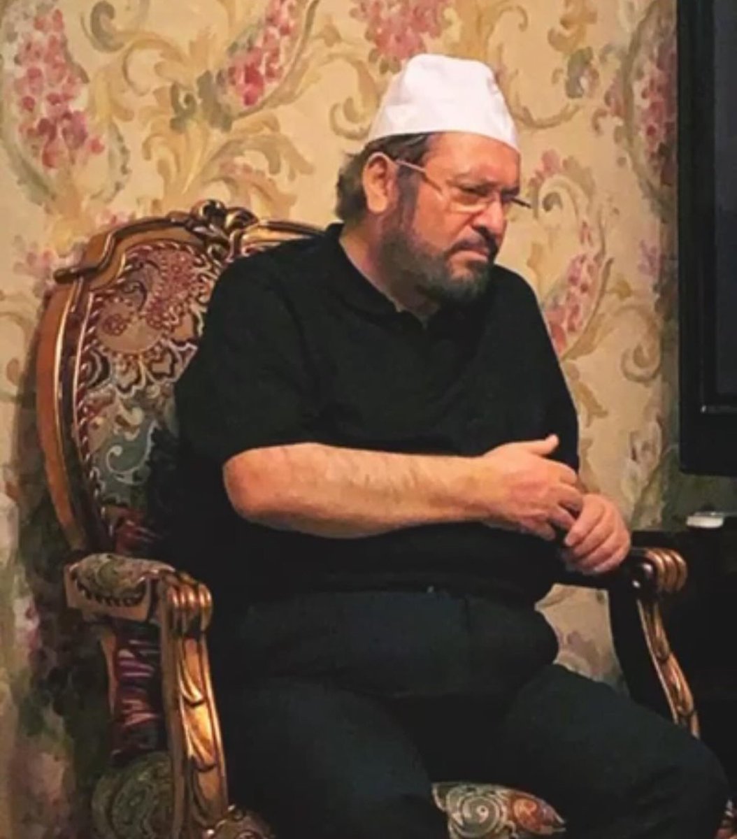 "Aşk, Allah'ın kulunun kalbinde Zatını sevmesidir. 
Eğer bir insanda aşk varsa, o insan bilsin ki; onun kalbinde Allah kendi zatını seviyor, demektir."

Prof. Dr. Haydar Baş

#HayırlıCumalar