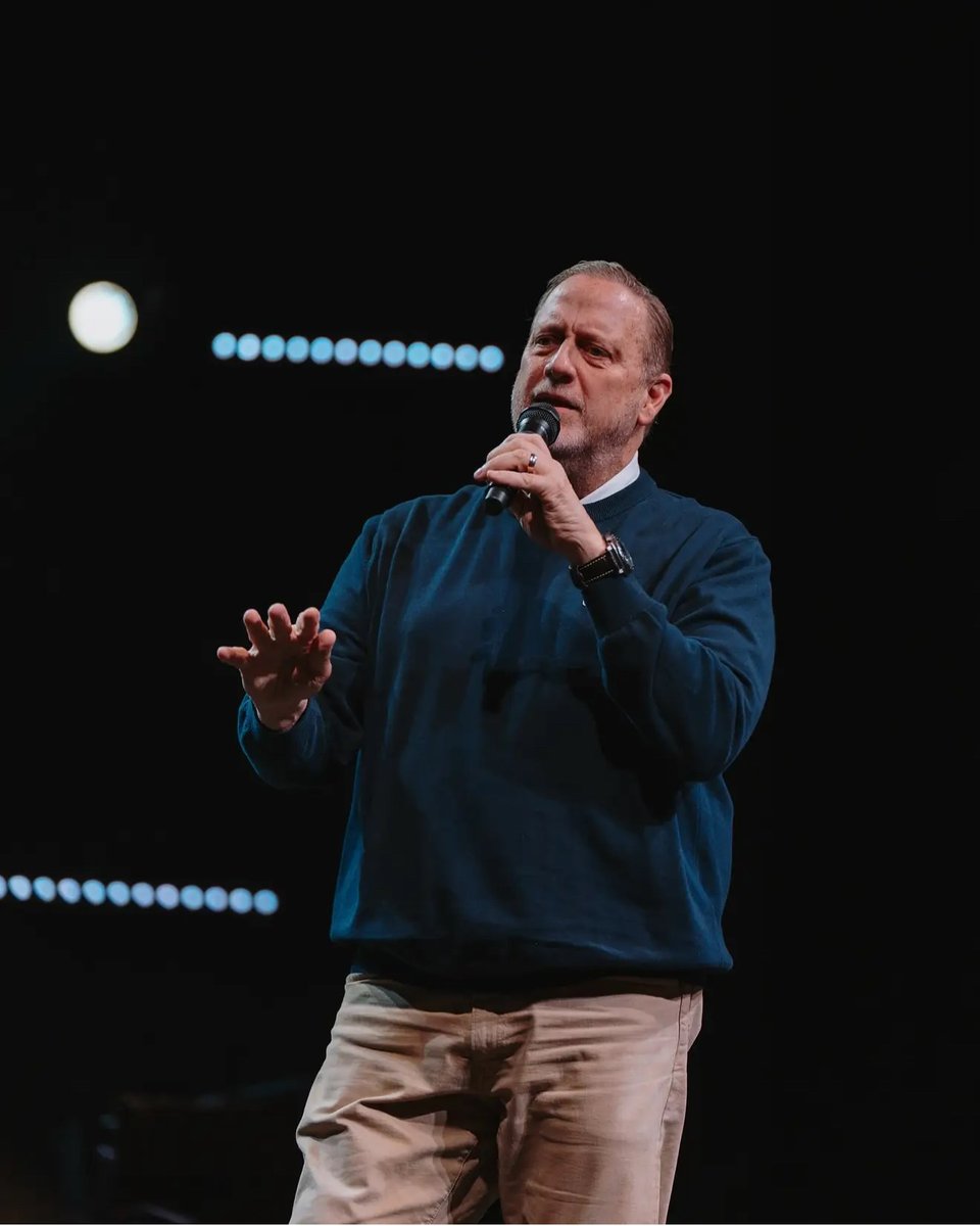 stanlester's tweet photo. Such an honor to have Pastor @dinorizzo  with us at Crosspointe last night.  Thankful for all God is doing! https://t.co/jRxJcm7GO4