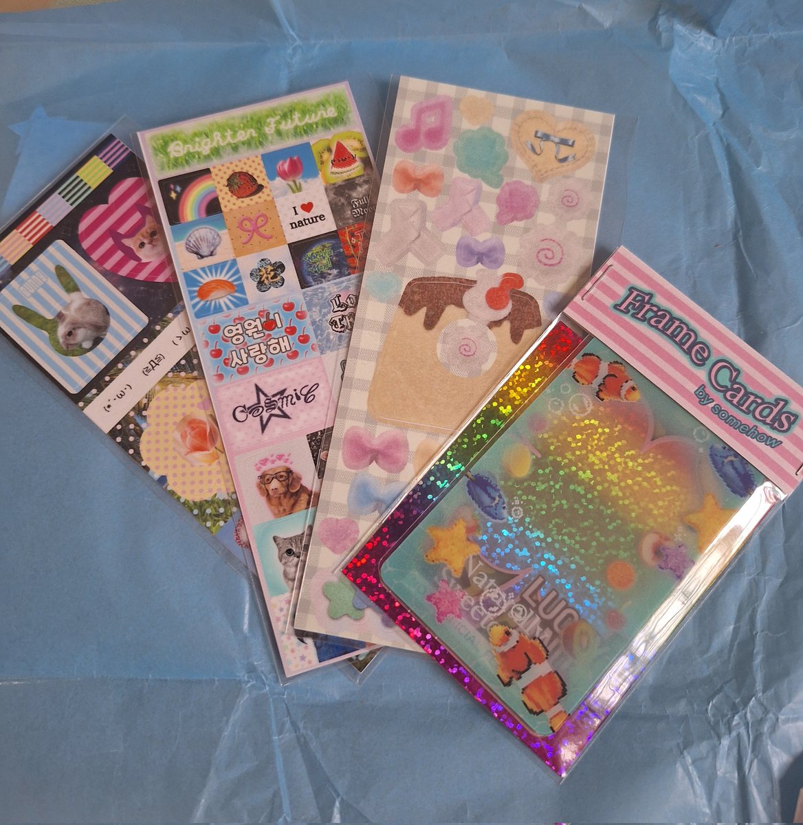 StrawberryNikiy's tweet image. Só queria mostrar minhas coisinhas que chegaram da @somehow_com!!
eu tô apaixonada, é tudo muito perfeito🫶🍓