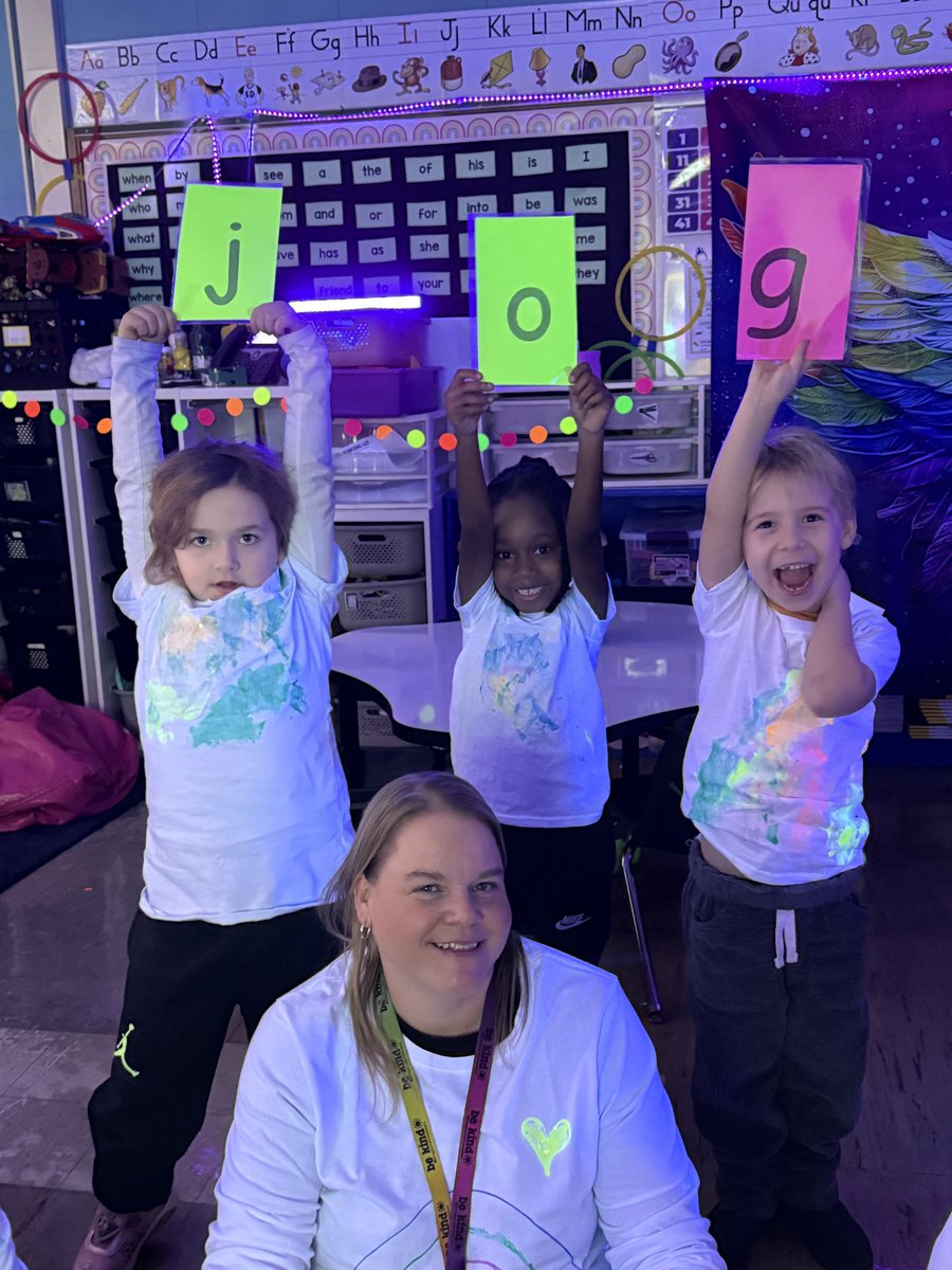 Ms Hunter tweet media